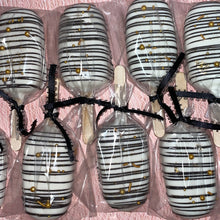Load image into Gallery viewer, Cake Popsicles
